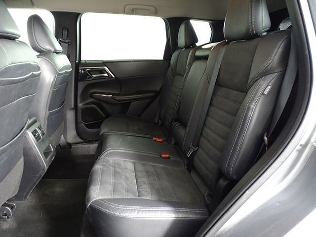 MitsubishiOutlander13