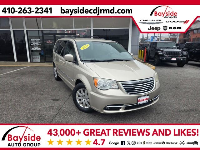 2014 Chrysler Town & Country Touring FWD