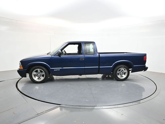 Used 2003 Blue Chevrolet LS image 4