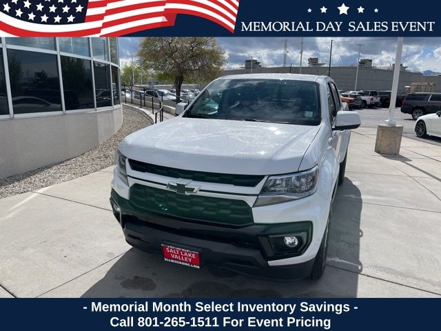 Summit White 2022 Chevrolet Colorado LT Crew Cab RWD Pickup Truck 4X2 8-Speed Automatic