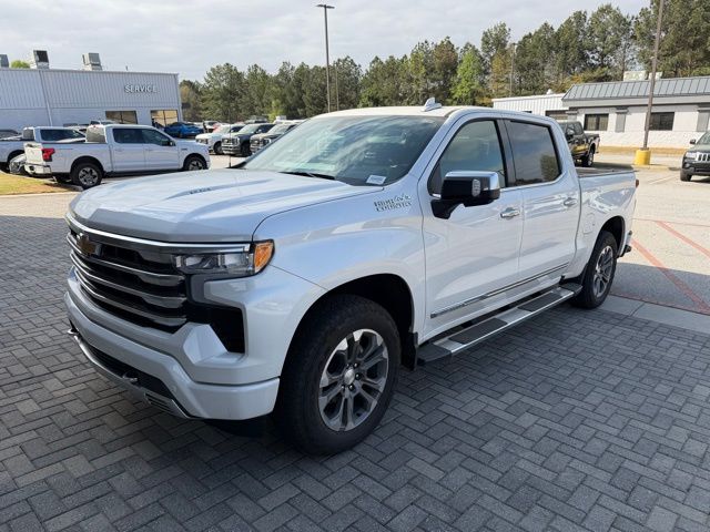 Used 2024 White Chevrolet High Country image 2