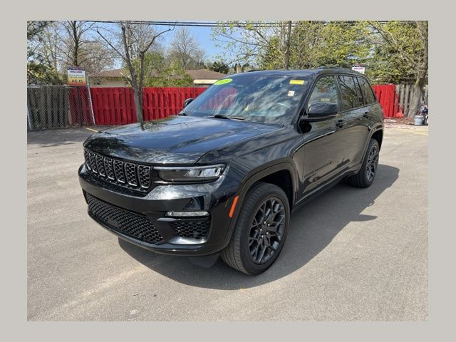 Diamond Black Crystal Pearlcoat 2025 Jeep Grand Cherokee Summit Reserve 4WD SUV / Crossover Four-Wheel Drive 8-Speed Automatic