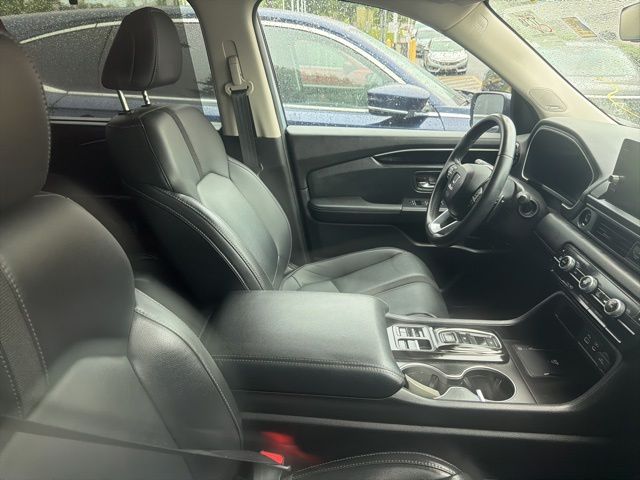 used 2024 Honda Pilot car, priced at $39,999