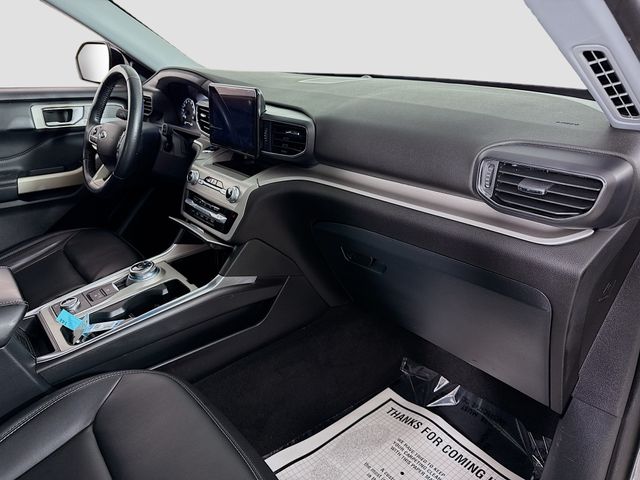 2023 Ford Explorer XLT photo