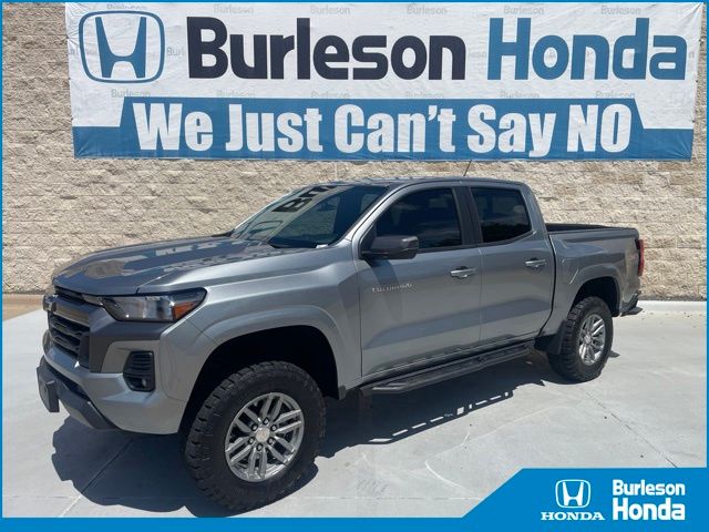 Sterling Gray Metallic 2024 Chevrolet Colorado Pickup Truck Four-Wheel Drive 8-Speed Automatic