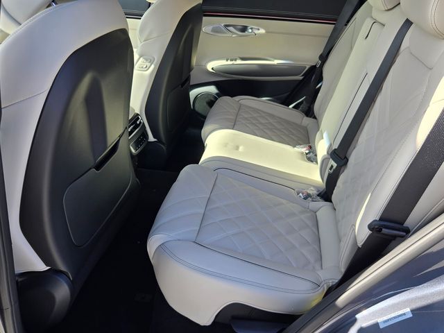 2027 Genesis Gv70