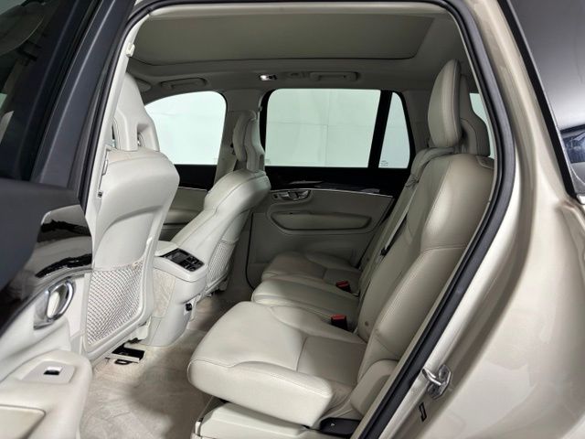 Used 2016  Volvo T6 Momentum image 19