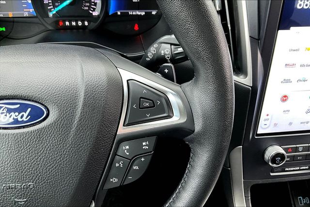 2022 Ford Edge SEL - 11