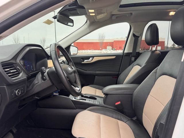 2022 Ford Escape Titanium