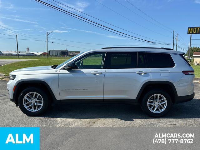 Used 2021 Silver Jeep Laredo image 9