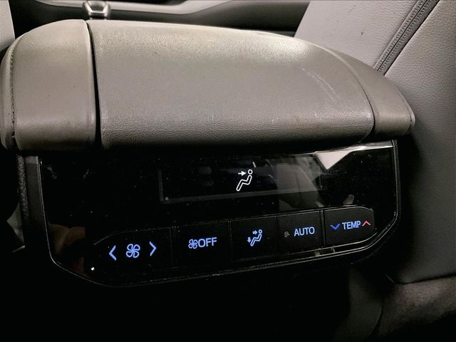 2020 Toyota Highlander XLE Silver at Bob Ruth Ford