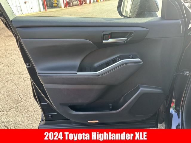 2024 Toyota Highlander XLE 4