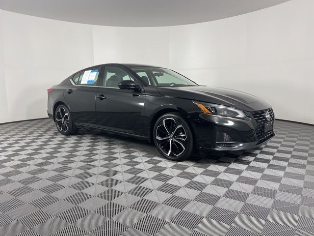 2023 Nissan Altima 2.5 SR 2