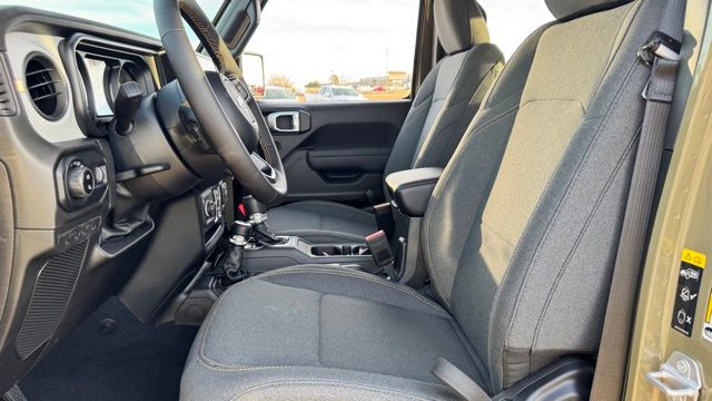 new 2025 Jeep Gladiator car, priced at $40,525