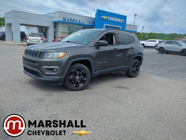 Gray (Granite Crystal Metallic Clearcoat) 2018 Jeep Compass Latitude 4WD SUV / Crossover Four-Wheel Drive 9-Speed Automatic
