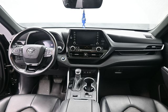 Used 2021 Toyota Highlander SUV