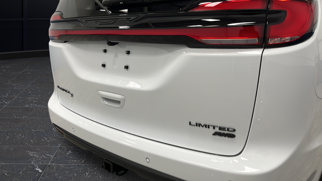 New 2027 Bright White Clearcoat Chrysler Limited image 39