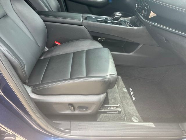 2024 Nissan Rogue SL Blue at Royal Nissan