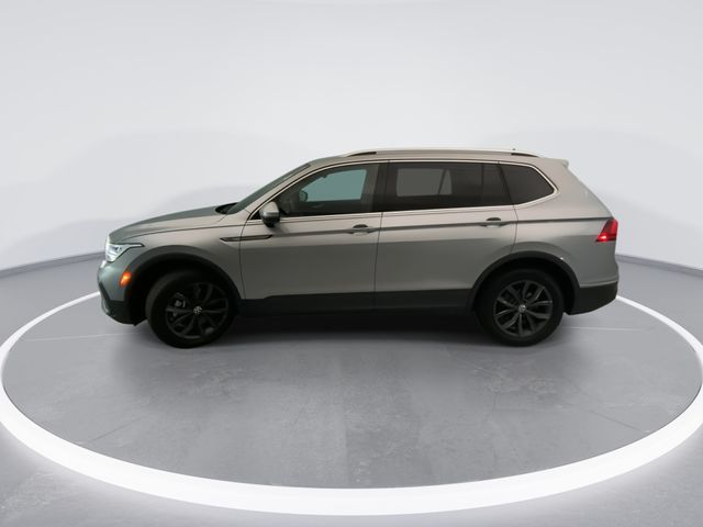 Used 2022 Gray Volkswagen 2.0T SE image 3