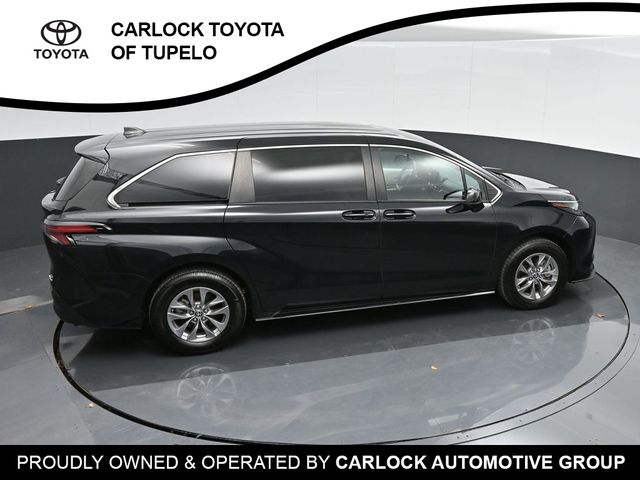 2022 Toyota Sienna LE 29