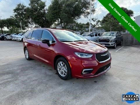 2025 Chrysler Pacifica Select Red at Don McGill Toyota