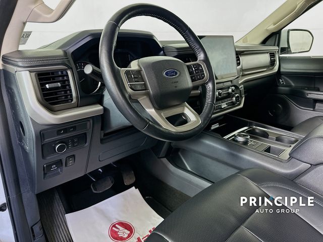 2022 Ford Expedition XLT photo