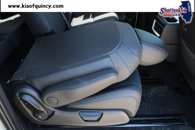 New 2026 Kia Carnival MPV Van