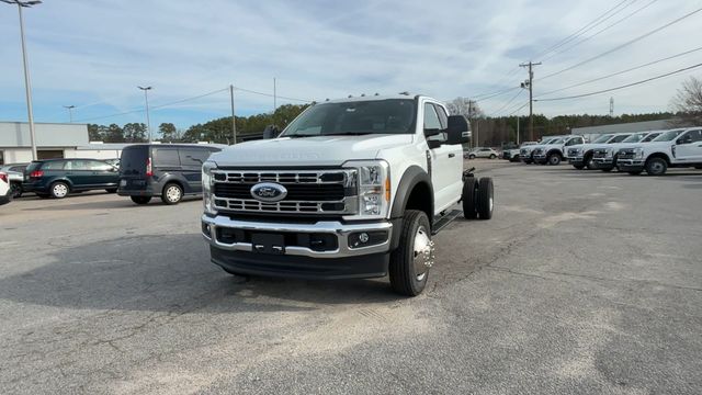 New 2026 Oxford White Ford F-450® XL image 4