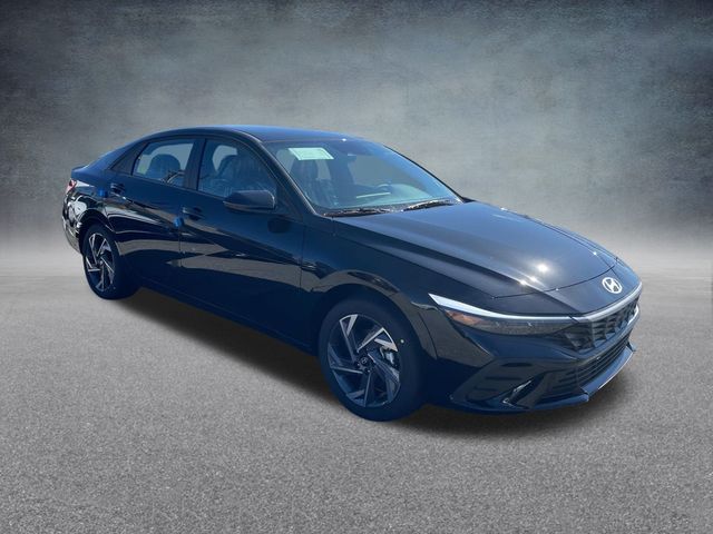 2025 Hyundai Elantra SEL 3