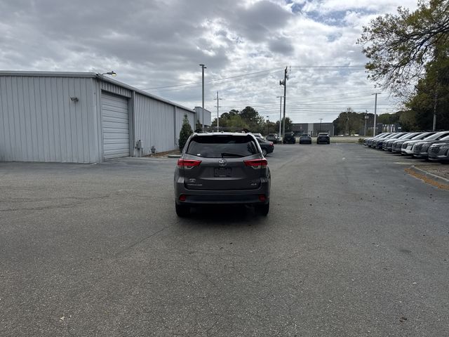 Used 2019 Gray Toyota XLE image 6