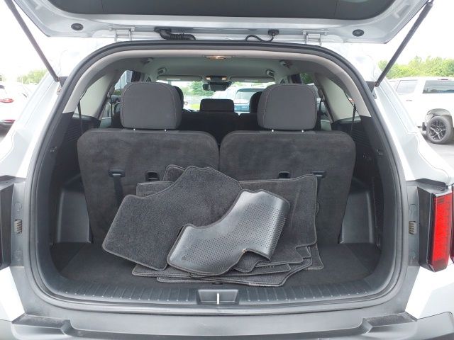 Used 2022 Silver Kia LX image 18