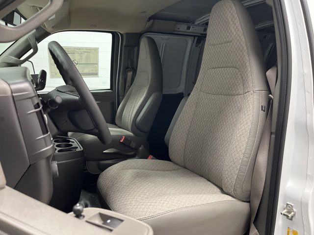 New 2026 Summit White Chevrolet Work Van image 6