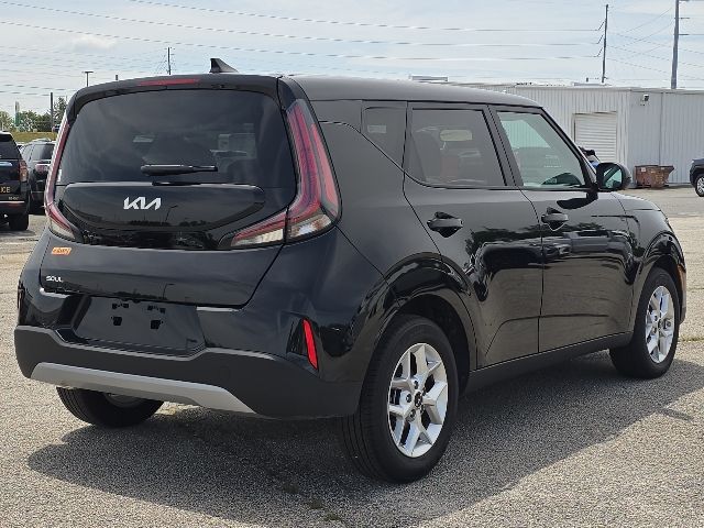2025 Kia Soul LX:B02321