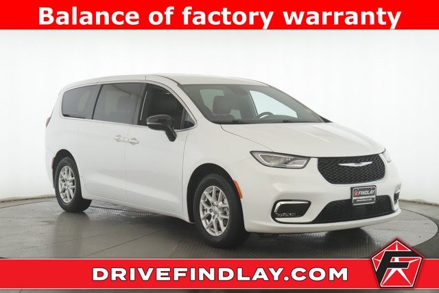 2025 Chrysler Pacifica Select FWD