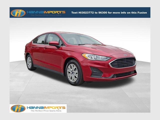 Rapid Red Metallic Tinted Clearcoat 2020 Ford Fusion S FWD Sedan Front-Wheel Drive 6-Speed Automatic