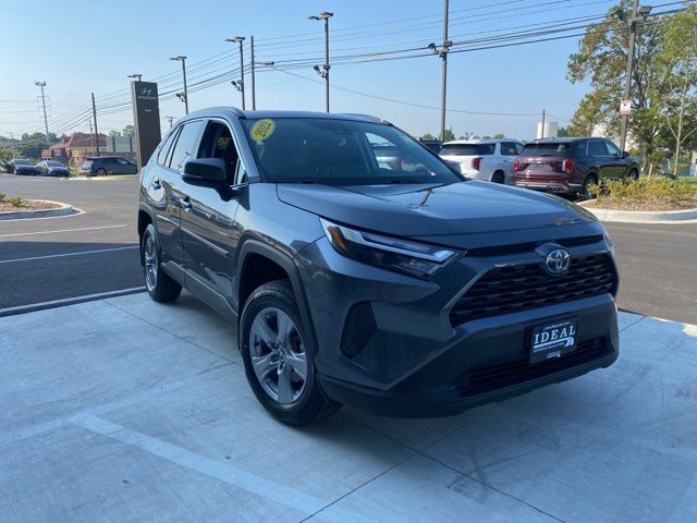 2022 Toyota RAV4 Hybrid XLE 3