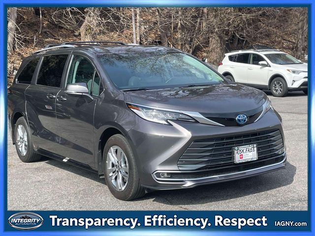 2024 Toyota Sienna Limited 7-Passenger AWD