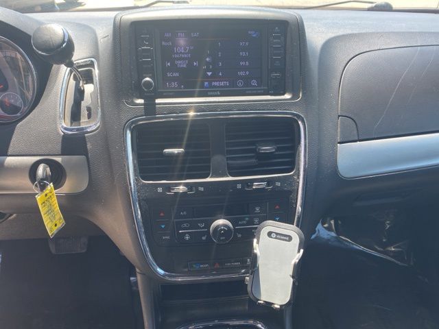 2019 Dodge Grand Caravan GT - Billet Clearcoat exterior view 17