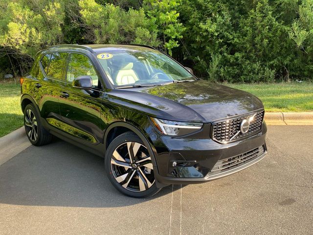 Black Stone 2023 Volvo XC40 B5 Plus Dark Theme AWD SUV / Crossover All-Wheel Drive Automatic