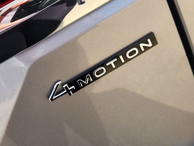 2024 Volkswagen Atlas 2.0T SEL Premium R-Line  at Gullo Toyota
