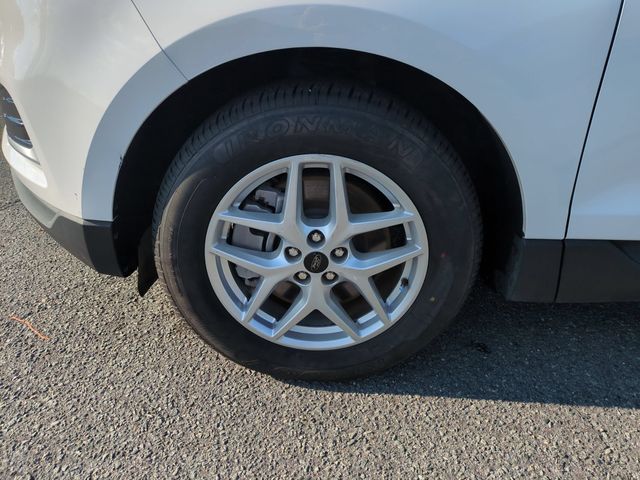 Used 2024 White Ford SEL image 10