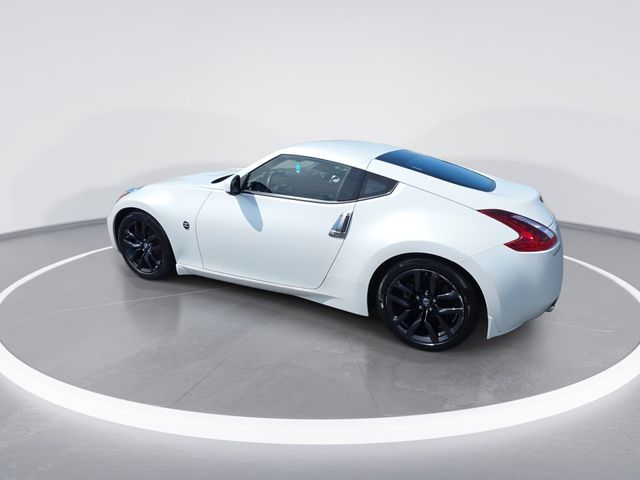 Used 2020 White Nissan Base image 5