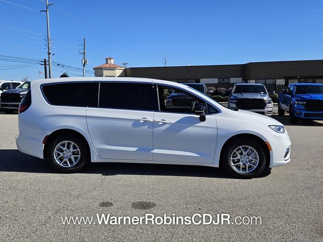 New 2026 White Chrysler Select image 16