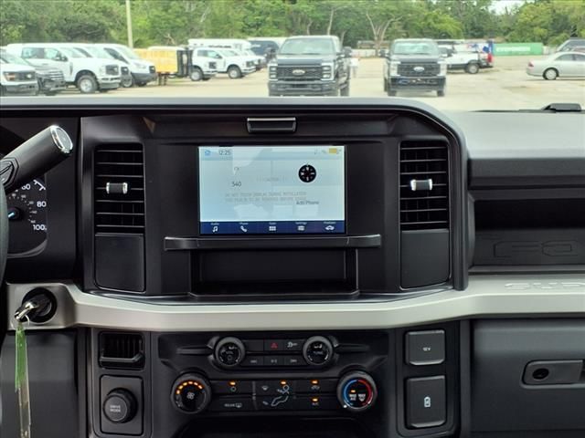 2025 Ford F-350SD XL photo