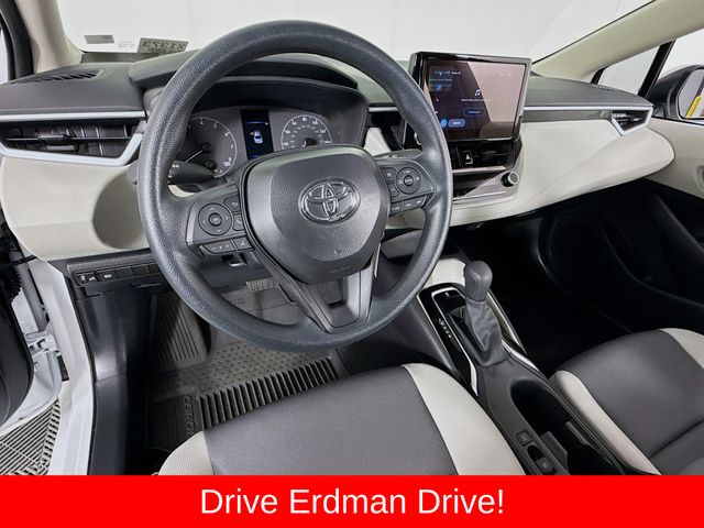 2025 Toyota Corolla LE - Photo 7