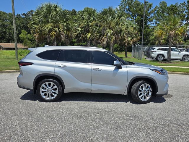 Used 2024 Toyota Highlander Hybrid SUV