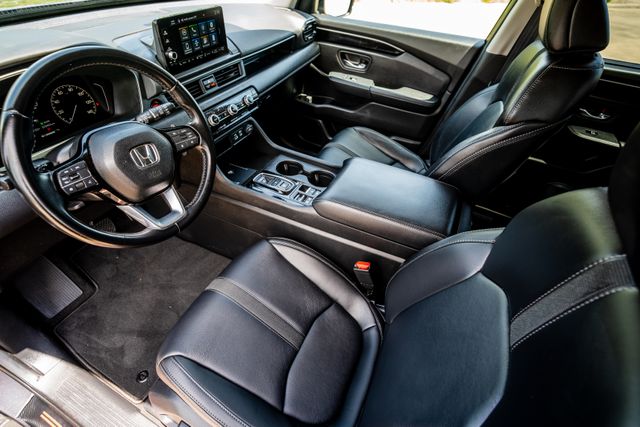 2024 Honda Pilot EX-L Gray at Community Honda