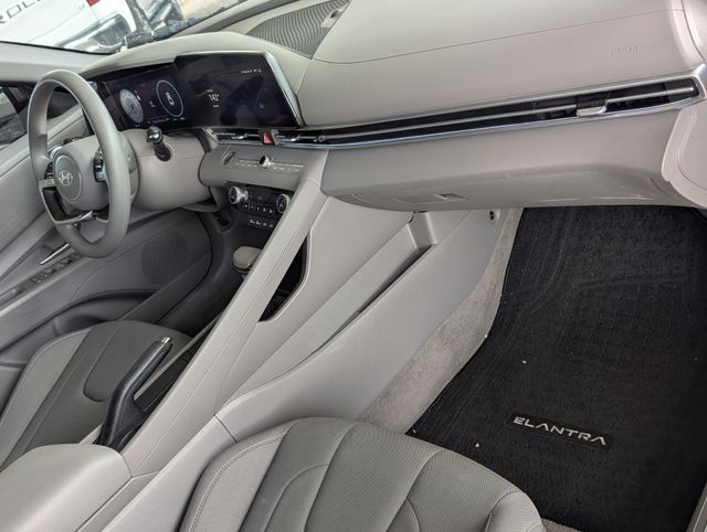 2024 Hyundai Elantra SEL Silver at Community Toyota