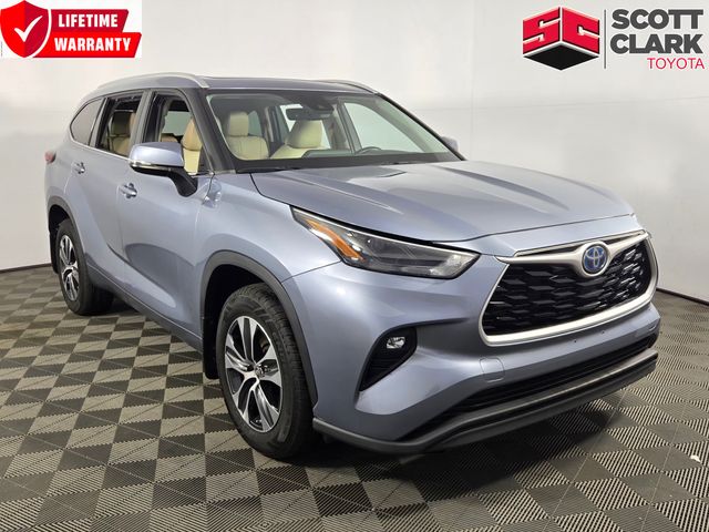 2022 Toyota Highlander Hybrid XLE