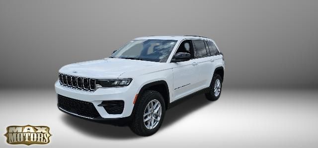 2024 Jeep Grand Cherokee Laredo 3